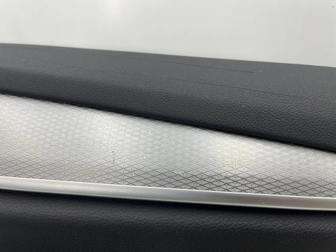 Tapicerka BMW 5 G30 G31 17-24r. prawy przedni boczek drzwi przód tył dekor aluminiowy 2844127