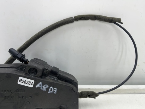 Zamek klapy bagażnika Audi A8 D3 02-10r. mechanizm elektryczny 4e0827383c