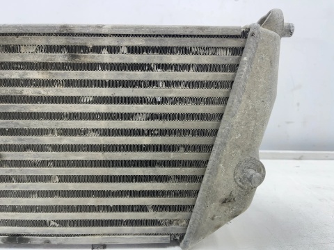 Chłodnica intercoolera Audi A8 D3 02-10r. prawy intercooler 4e0145806d