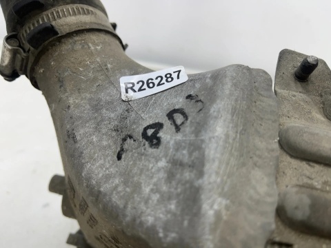 Chłodnica intercoolera Audi A8 D3 02-10r. prawy intercooler 4e0145806d