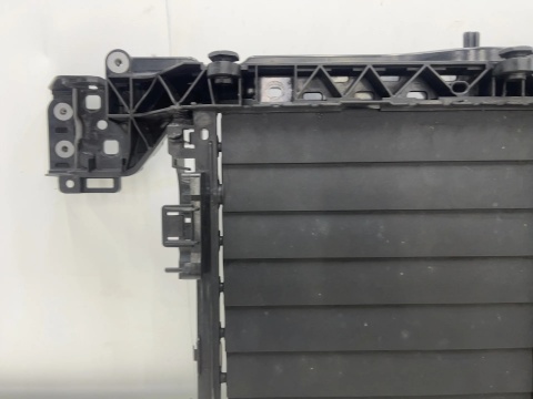 Osłona chłodnicy Porsche Cayenne III 9y LIFT 23r.- żaluzja roleta kierownica wlot powietrza zderzaka pasa przedniego 9y0806255f