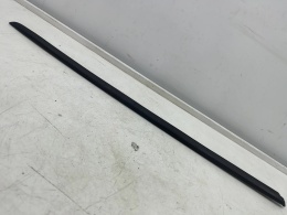 Uszczelka Audi A8 D3 02-10e. lewa przednia guma szyby czołowej przedniej lewy przód