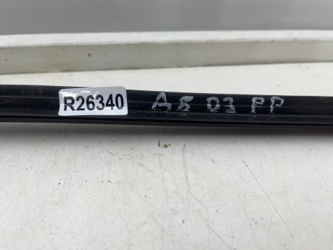 Uszczelka Audi A8 D3 02-10r. prawa przednia guma szyby czołowej przedniej prawy przód
