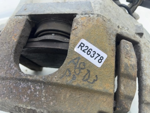 Zacisk hamulcowy Audi A8 D3 02-10r. PRAWY przedni jarzmo prawy przód