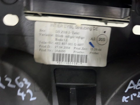Deska rozdzielcza Audi A8 D3 02-10r. konsola poduszki powietrzne pasy