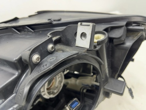 Lampa reflektor BMW 5 F10 F11 10-13r. PRAWA przednia Bi-XENON oryginalna EUROPA nieskrętna prawy przód 7203246
