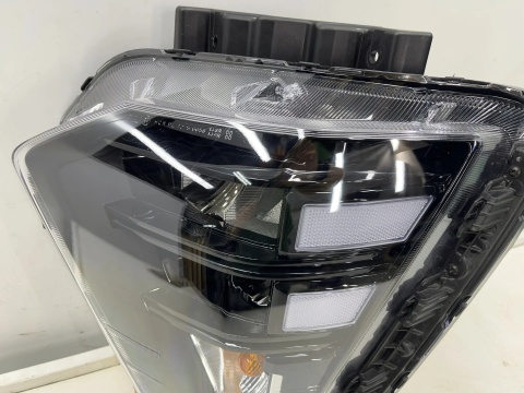 Lampa reflektor Hyundai Kona 2 II 22r.- LEWA przednia LED Europa oryginal kierunek na żarówkę lewy przód be92161010