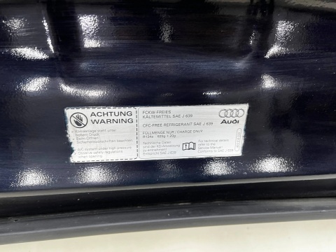 Maska Audi A8 D3 02-09r. pokrywa silnika 4D0010134R LZ5D