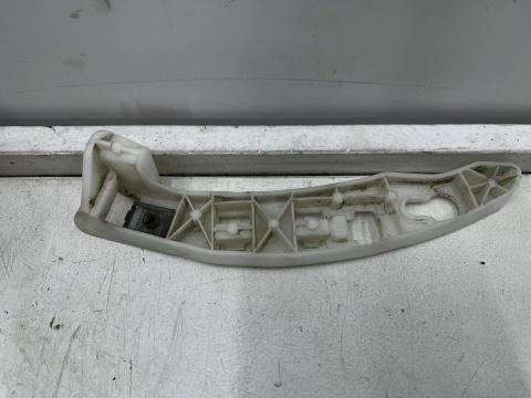 Ślizg Peugeot 208 I 12-19r. prawe tylne mocowanie uchwyt zderzaka prawy tył 9676507980