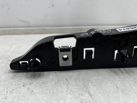 Ślizg Peugeot 3008 II 5008 II 16-24r. nowy lewe przednie mocowanie zderzaka wspornik uchwyt lewy przód 9810975480