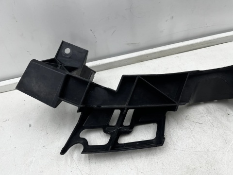Ślizg Seat Ateca 16-26r. prawe przednie mocowanie uchwyt zderzaka lampy prawy przód 575807890