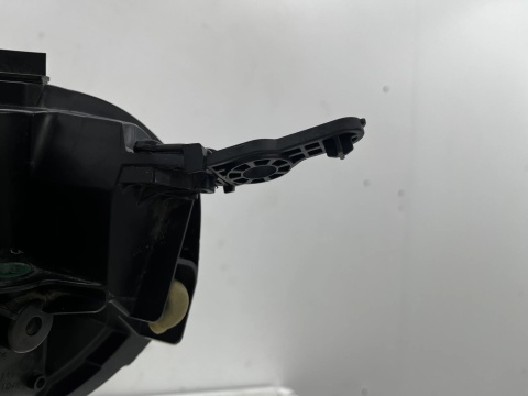 Lampa reflektor Citroen Jumpy SpaceTourer Scudo Ulysse Vivaro C Zafira Life 16-23r. prawa przednia Europa H1 H7 oryginał