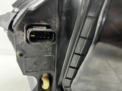 Lampa reflektor Citroen Jumpy SpaceTourer Scudo Ulysse Vivaro C Zafira Life 16-23r. prawa przednia Europa H1 H7 oryginał