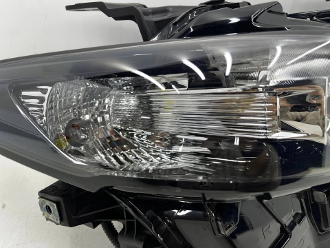 Lampa reflektor Mazda 3 IV BP 19r.- PRAWA przednia LED prawy przód 8 pin EUROPA bcjh-51030