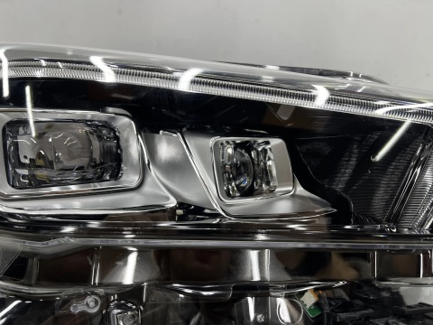 Lampa reflektor Nissan Leaf 2 II ZE1 17-25r. prawa przednia FULL LED Europa prawy przód 260105sh5a