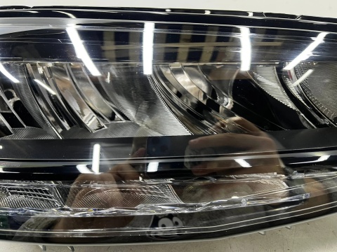 Lampa reflektor Skoda Fabia 4 IV 21r.- PRAWA przednia FULL LED Crystal Lighting Europa oryginalna prawy przód 6VB941016