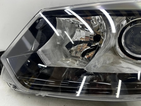 Lampa reflektor Skoda Yeti LIFT 12-17r. lewa przednia XENON EU skrętna doświetlanie zakrętów oryginalna 5L1941015C