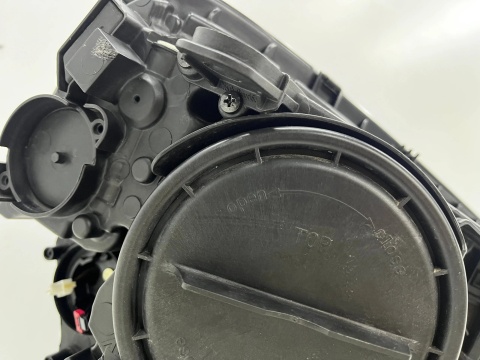 Lampa reflektor Skoda Yeti LIFT 12-17r. lewa przednia XENON EU skrętna doświetlanie zakrętów oryginalna 5L1941015C