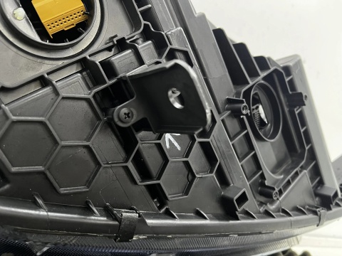 Lampa reflektor Skoda Yeti LIFT 12-17r. lewa przednia XENON EU skrętna doświetlanie zakrętów oryginalna 5L1941015C