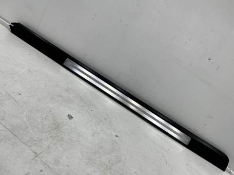 Nakładka progu Audi A8 D3 02-10r. lewa przednia wewnętrzna listwa progowa oryginalna lewy przód 4e0853985b