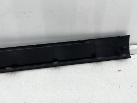 Nakładka progu Audi A8 D3 02-10r. lewa tylna wewnętrzna listwa progowa oryginalna lewy tył 4e0853995