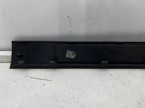 Nakładka progu Audi A8 D3 02-10r. prawa tylna wewnętrzna listwa progowa oryginalna prawy tył 4e0853996