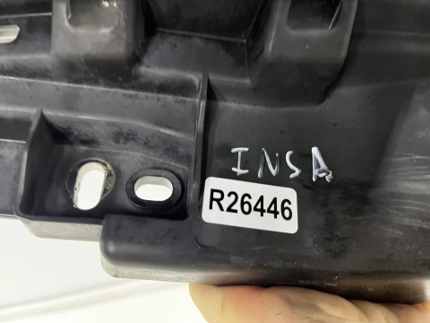 Osłona pasa przedniego Opel Insignia A 08-17r. nakładka górna atrapy zamka maski 13250569