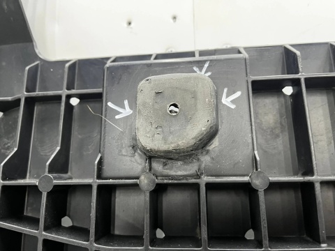 Osłona pod zderzak Peugeot 208 II 19r.- przednia płyta dolna podwozia pod silnik 9823206580