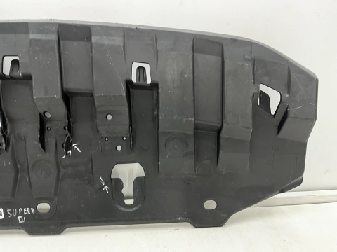 Osłona pod zderzak Skoda Superb 3 III 15-24r. przednia płyta dolna podwozia pod zderzak 3v0807611a