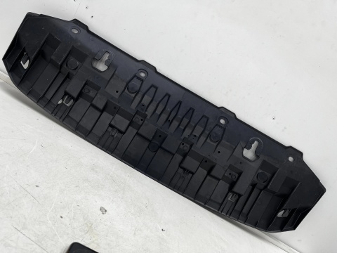 Osłona pod zderzak Skoda Superb 3 III 15-24r. przednia płyta dolna podwozia pod zderzak 3v0807611a