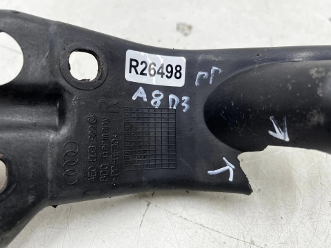 Ślizg Audi A8 D3 02-10r. prawe przednie mocowanie błotnika progu wspornik prawy przód 4e0853922c