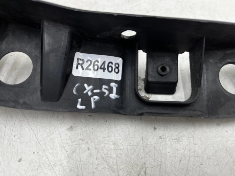 Ślizg Mazda CX-5 I 12-17r. lewe przednie mocowanie zderzaka wspornik uchwyt lewy przód kd45-50163