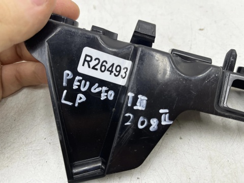 Ślizg Peugeot 208 II 19r.- lewe przednie mocowanie uchwyt zderzaka lewy przód 9871769480