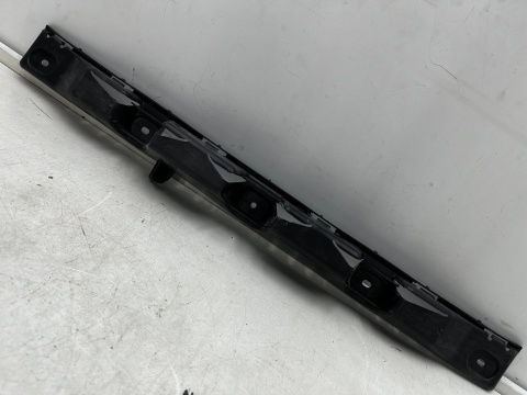 Ślizg Seat Ibiza IV 08-17r. tylne środkowe mocowanie zderzaka wspornik wzmocnienie tył 6j4807863a