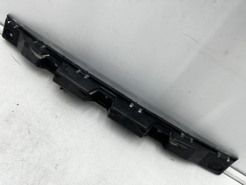 Ślizg Seat Ibiza IV 08-17r. tylne środkowe mocowanie zderzaka wspornik wzmocnienie tył 6j4807863a