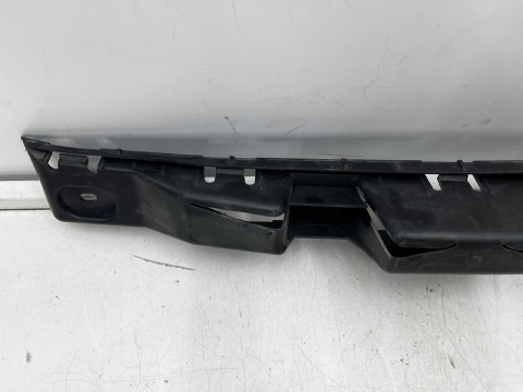 Ślizg Seat Ibiza IV 08-17r. tylne środkowe mocowanie zderzaka wspornik wzmocnienie tył 6j4807863a