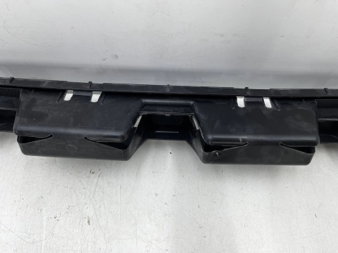 Ślizg Seat Ibiza IV 08-17r. tylne środkowe mocowanie zderzaka wspornik wzmocnienie tył 6j4807863a