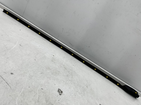Uszczelka VW T-Roc 1 I 17-25r. nowa dolna guma drzwi wewnętrzna prawych drzwi pasażera prawy przód 2ga837652f