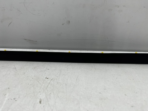 Uszczelka VW T-Roc 1 I 17-25r. nowa dolna guma drzwi wewnętrzna prawych drzwi pasażera prawy przód 2ga837652f