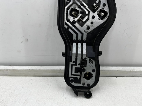 Wkład lampy Citroen Jumpy SpaceTourer Toyota ProAce Peugeot Expert Traveller 16r.- listwa oprawa żarówek prawy tył 00197256