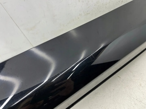 Listwa Mazda CX-80 CX80 24r.- lewa tylna listwa dolna drzwi lewy tył