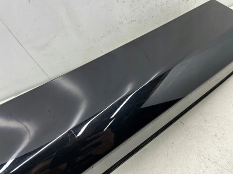 Listwa Mazda CX-80 CX80 24r.- lewa tylna listwa dolna drzwi lewy tył