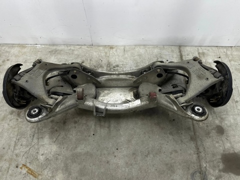 Belka zawieszenia Audi A8 D3 02-10r. tylna oś kompletna wózek zwrotnice 4e0535235f