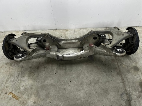 Belka zawieszenia Audi A8 D3 02-10r. tylna oś kompletna wózek zwrotnice 4e0535235f