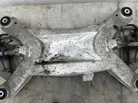 Belka zawieszenia Audi A8 D3 02-10r. tylna oś kompletna wózek zwrotnice 4e0535235f