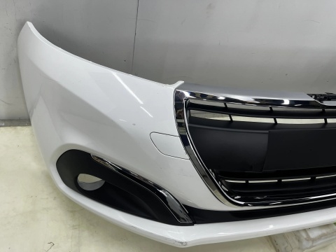Zderzak przedni Peugeot 208 1 I 15-19r. Lift przód 9810513777