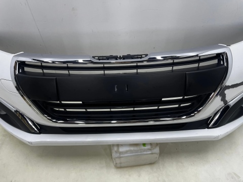 Zderzak przedni Peugeot 208 1 I 15-19r. Lift przód 9810513777