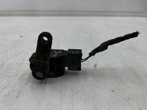 Czujnik poziomowania świateł Audi A8 D3 02-10r. lewy przód ksenonów lamp 4e0941286f