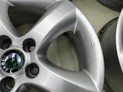 Felgi aluminiowe Skoda Fabia 2 II Roomster Praktik Ibiza Polo Fox 07-14r. r15 cali 6jx15 ET43 5x100 felgi KOMPLET 6j0601025a