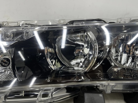 Lampa reflektor Toyota Corolla XI E16 13-16r. LEWA przednia Europa zwykła + LED pasek oryginał lewy przód 81150-02e70